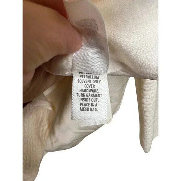 St. John Sequin Embellished Cropped Button Down Cardigan Cream Ivory Size 4 NWT - Picture 12 of 14